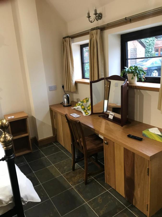 Nuneaton - Cottage - Sleeps 2 - Parking - Garden Exteriör bild