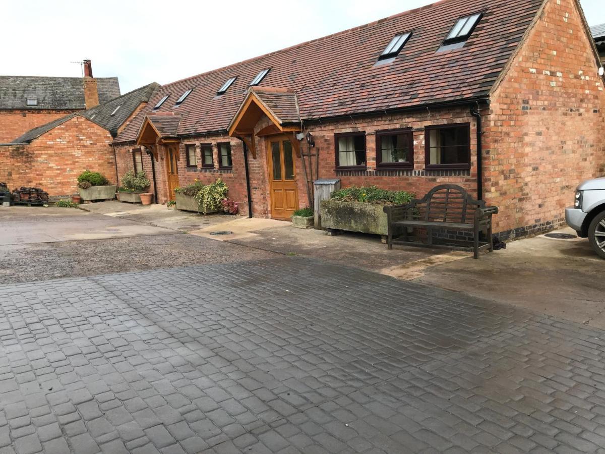 Nuneaton - Cottage - Sleeps 2 - Parking - Garden Exteriör bild